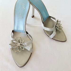 Giuseppe‎ Zanotti Gray Satin Floral
Rhinestone Heels 35.5/ 5.5